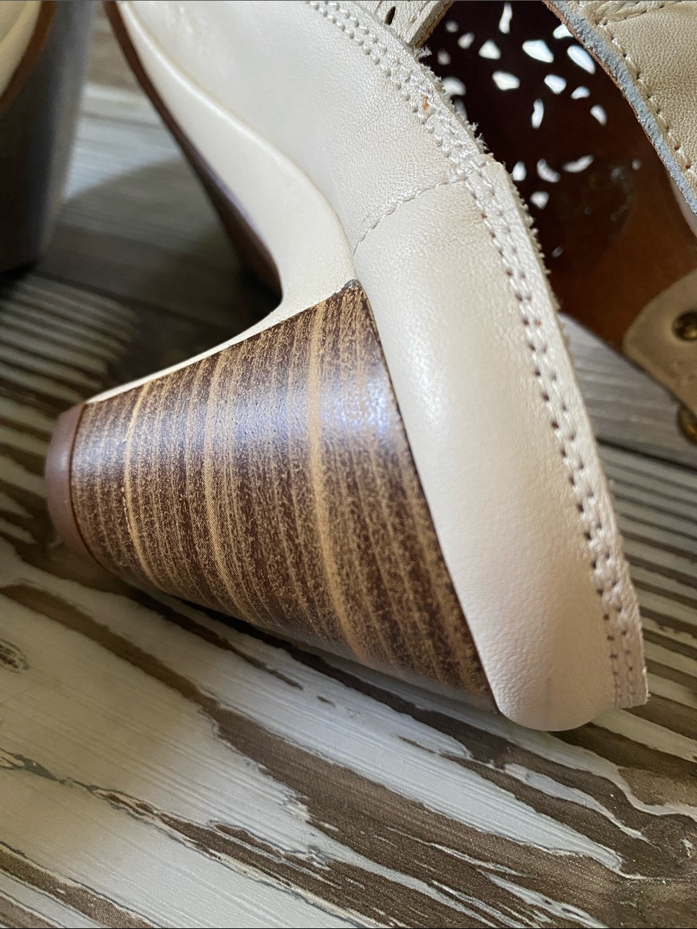 🤍Rare Pikolinos🤍Cream Laser-Cut Lace Look Leather Slingback Sandals - Picture 12 of 16